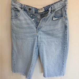 Free People We The Free Denim Bermuda Shorts Size 30 Light Wash Raw Hem